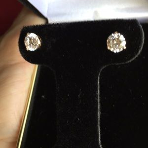 Swarovski Crystal 1 Carat 💎Diamond Earrings 💎